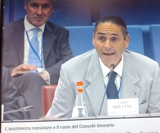 Il Console Onorario d’Italia Fabio Brucini durante la sua testimonianza