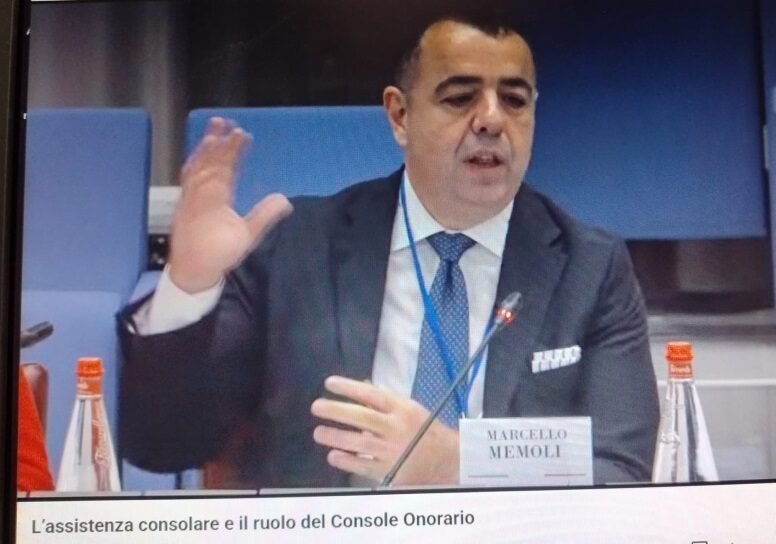 Il Console Onorario d’Italia Marcello Memoli durante la sua testimonianza